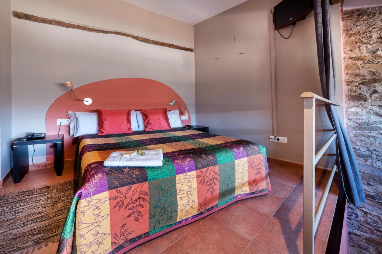 Hotel Cal Llop กราตาญ็อปส์ ภายนอก รูปภาพ